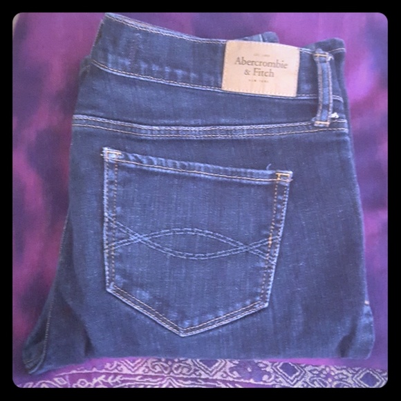 Abercrombie & Fitch Denim - ABERCROMBIE AND FITCH WOMEN'S 6 SHORT